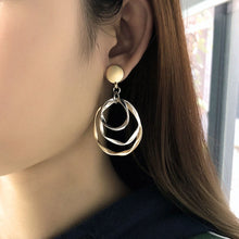 Load image into Gallery viewer, Irregular Circle