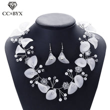 Load image into Gallery viewer, Crystal Flower