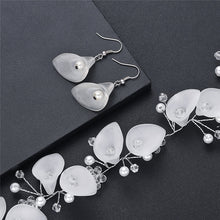 Load image into Gallery viewer, Crystal Flower